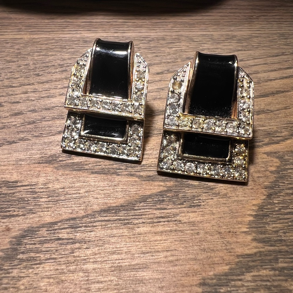 Gorgeous Vintage Clip On Black and Gold Crystal Earrings
